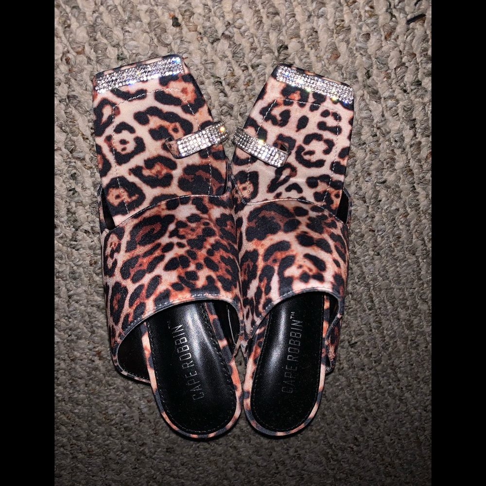 Cute leopard print heels!